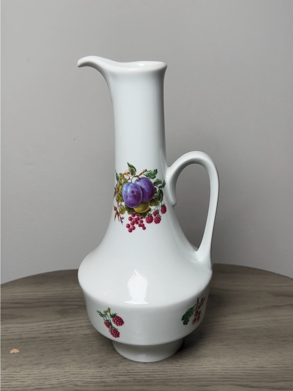 VINTAGE NAAMAN PORCELAIN CARAFE - DECANTER 11"×6”